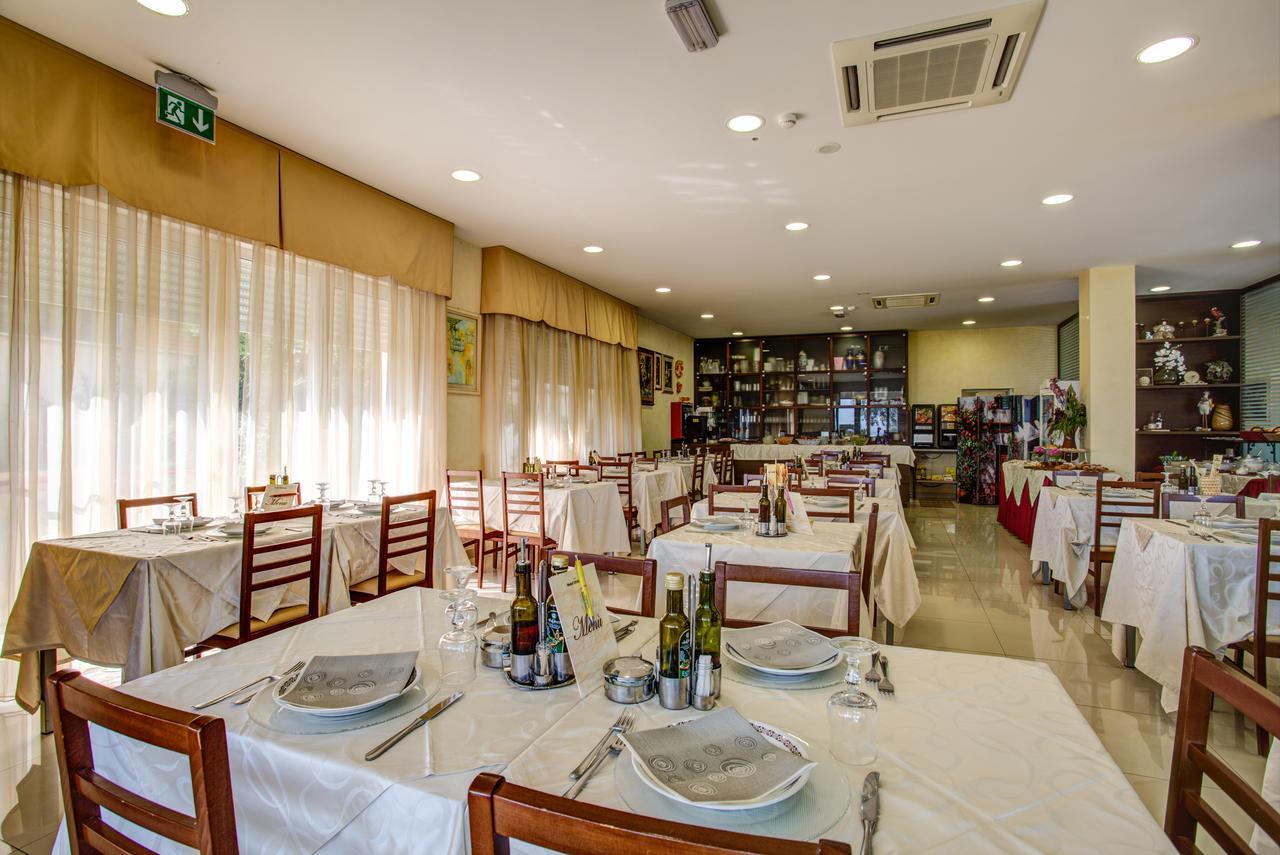 Hotel Deanna Bellaria-Igea Marina Ngoại thất bức ảnh