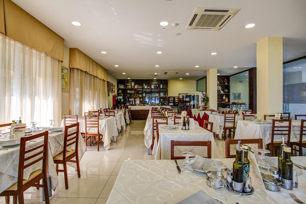 Hotel Deanna Bellaria-Igea Marina Ngoại thất bức ảnh